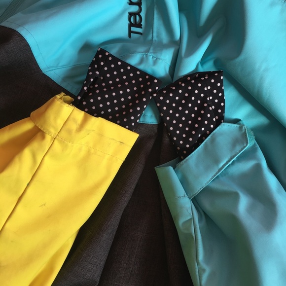 O’Neill freedom series snowboard/ski jacket. W - Picture 5 of 8